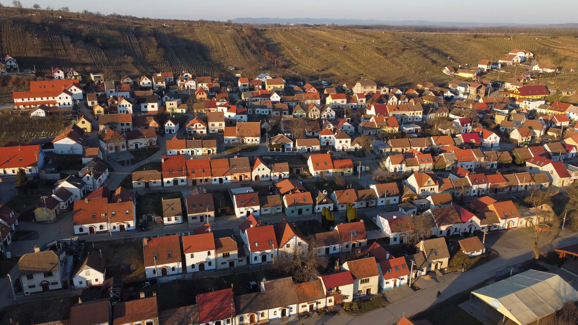 Mutěnické Búdy ve večerním světle